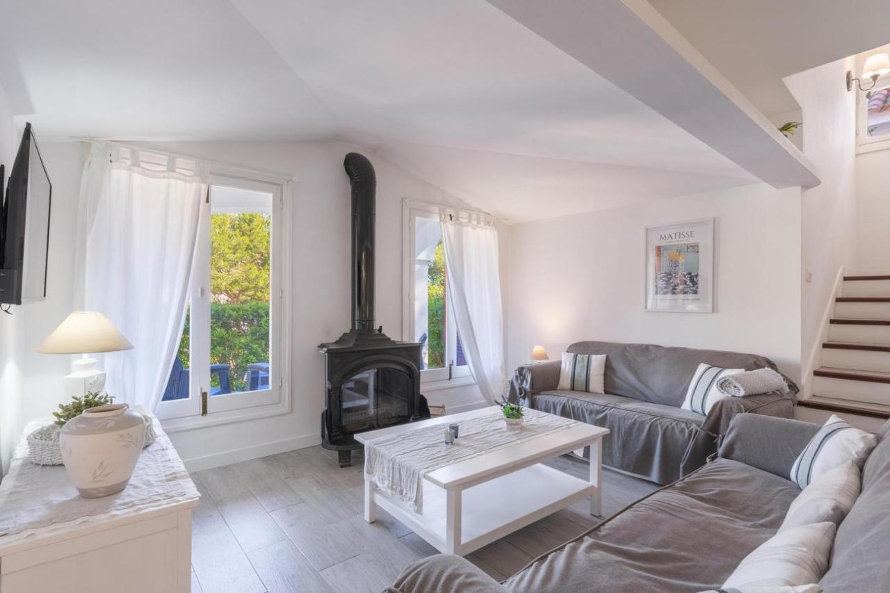 Gorgeous Renovated Cala Sant Vicenc Beach Villa Cala de Sant Vicenc エクステリア 写真