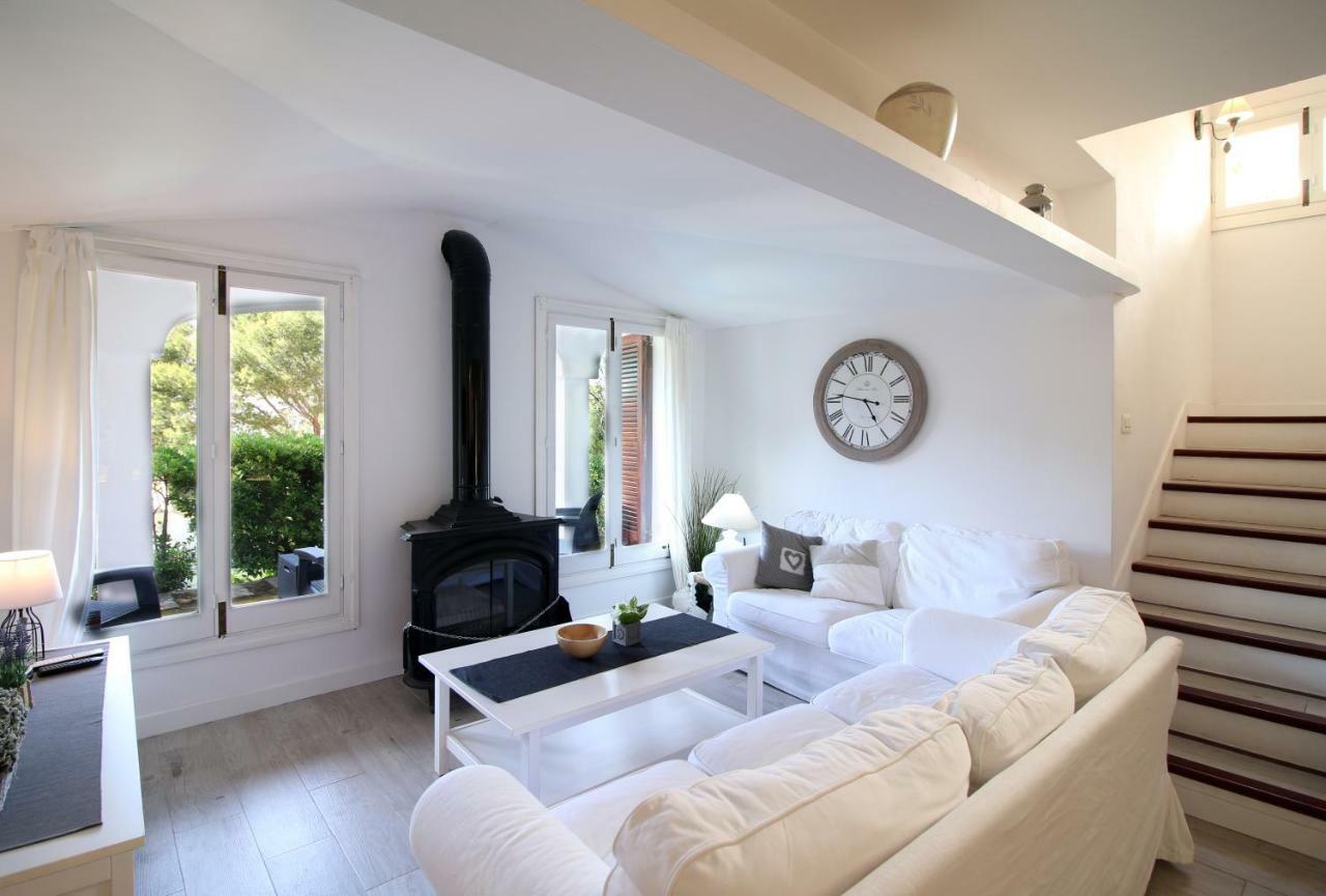 Gorgeous Renovated Cala Sant Vicenc Beach Villa Cala de Sant Vicenc エクステリア 写真